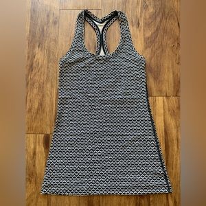 Lululemon Cool Racerback II Nulu, Size 2